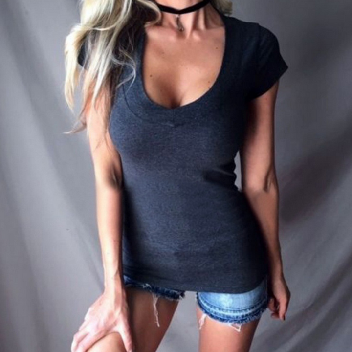 Nahaufnahme des leichten, atmungsaktiven Stoffes. Das Damen Sommer Top ist perfekt für warme Temperaturen.