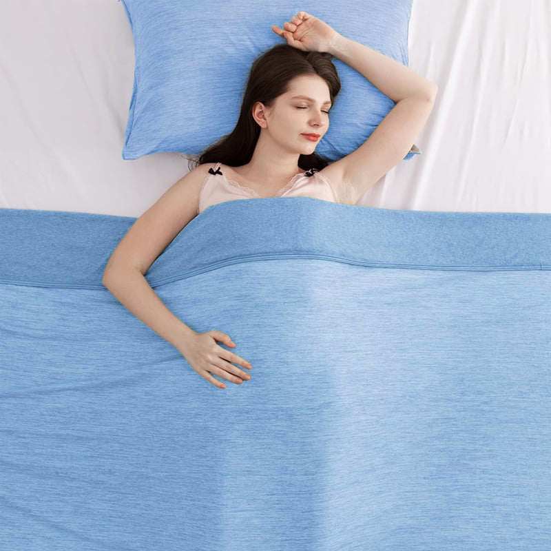 Moderne, leichte Kühlende Sommerdecke, ideal für entspanntes Schlafen und Reisen.