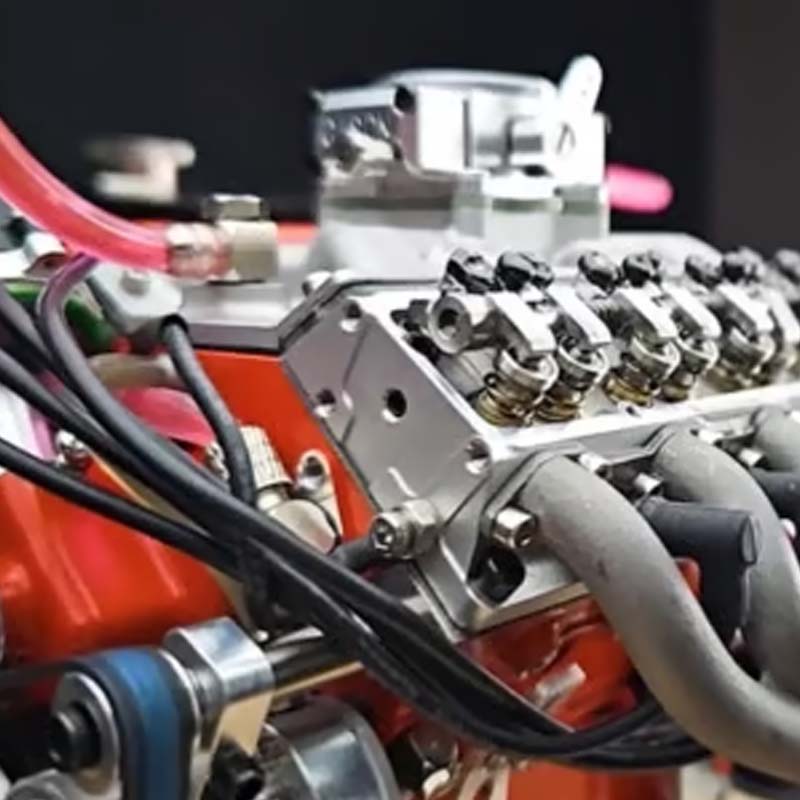 CISON Mini-V8 Benzinmotor mit CDI-Zündung, detailliertes Motormodell für Modellbau-Hobby.