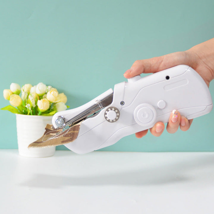 Vielseitige elektrische Mini-Nähmaschine. 3 Geschwindigkeiten für präzises Nähen, Handarbeiten & Stoffreparaturen.
