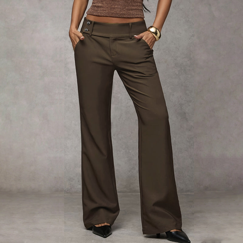 Stilvolle Damenanzughose mit weitem Bein. High Waist für eine elegante Silhouette.