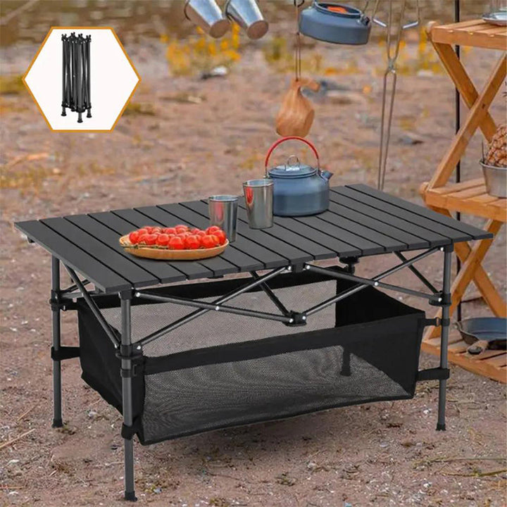 Leicht transportierbarer Campingtisch, faltbar & schnell aufgebaut, für Outdoor-Trips.