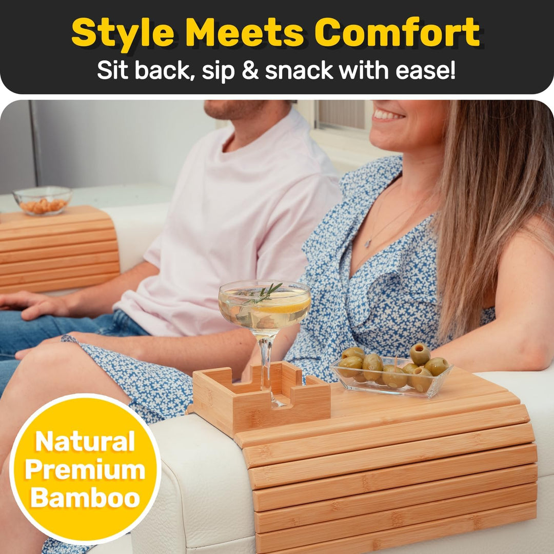 Komfortable Sofa Armlehnenablage mit rutschfestem Getränkehalter. Ideal für entspannte Abende mit Snacks und Filmen.