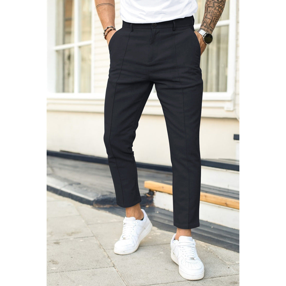Moderne Herren Freizeithose in Tiefblau, ideal für stilvollen Komfort im Alltag oder bei Freizeitaktivitäten.