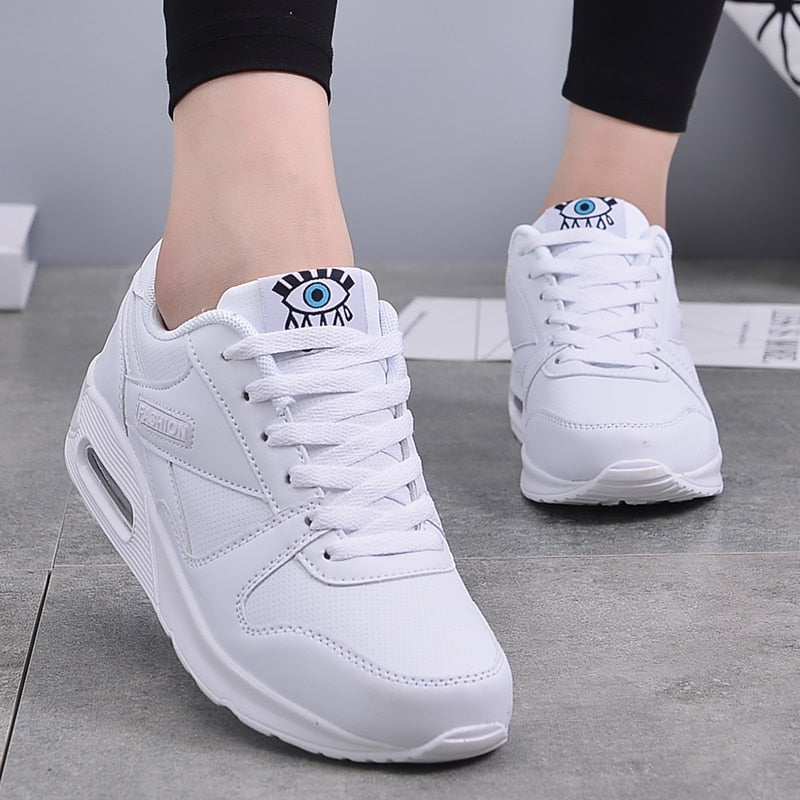Vegane Leder Damen Plateau Sneakers Valencia. Komfortable und stilvolle Alltagsschuhe, die Tragekomfort und Mode vereinen.