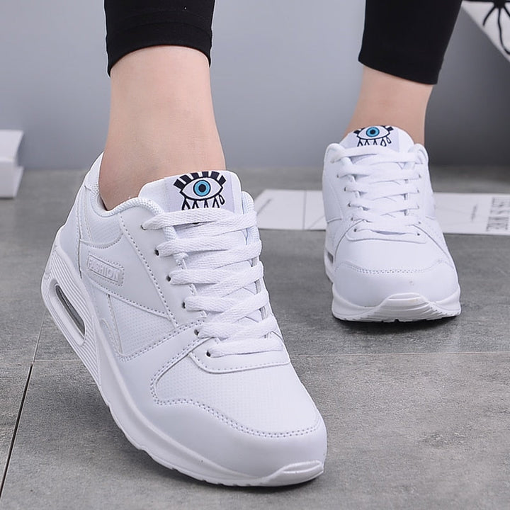 Vegane Leder Damen Plateau Sneakers Valencia. Komfortable und stilvolle Alltagsschuhe, die Tragekomfort und Mode vereinen.