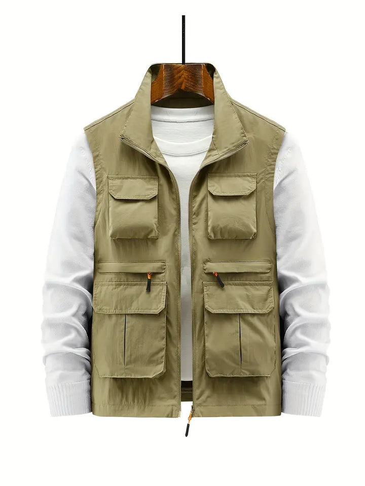 Robuste Herren Outdoorweste Thorne in neutraler Farbe, bietet Schutz & Stil für jede Unternehmung.