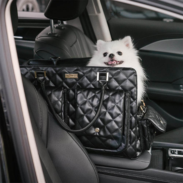 Elegante Reisetasche für Hunde & Katzen, robustes Material, komfortabel & sicher auf Reisen.