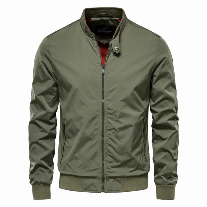 Stilvolle Herren Freizeitjacke in Grün, ideal für Komfort und vielseitige Übergangslooks. Bequeme Oberbekleidung.