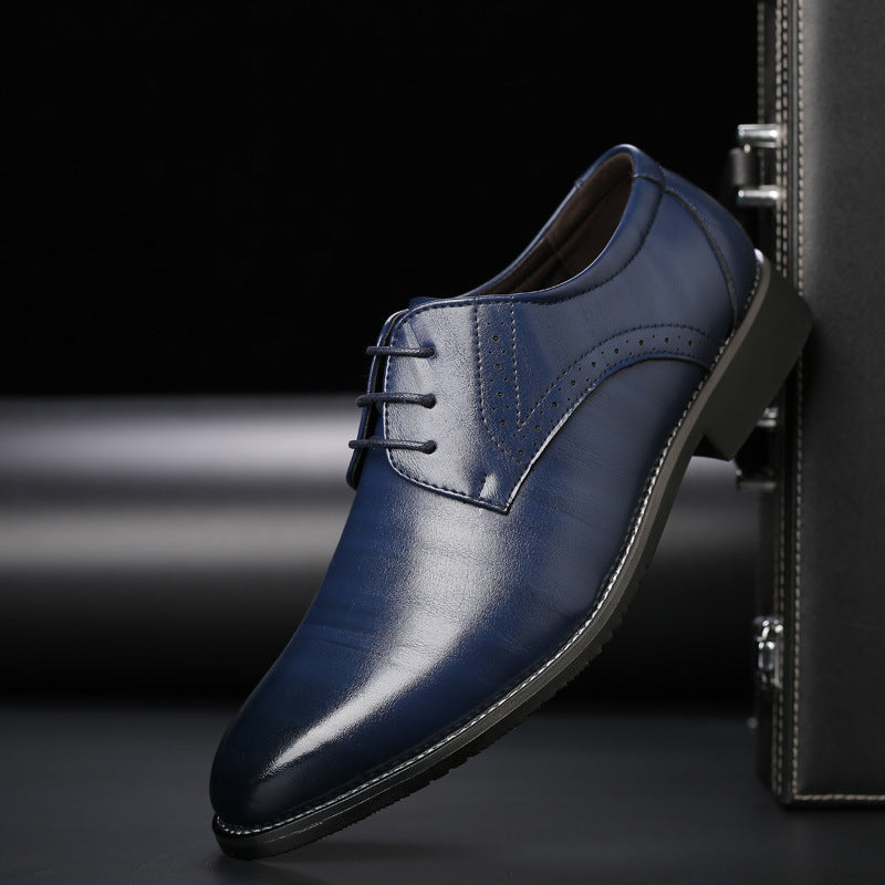 Klassische & bequeme Herren Schnürschuhe Lennard mit feinen Brogue-Details für zeitlosen Stil in Herrenmode.