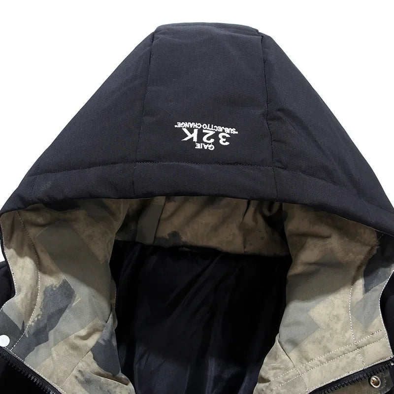 Gepolsterte Herren-Kapuzenjacke "Milo" für den Winter. Bietet Wärme & Kälteschutz bei Outdoor-Aktivitäten.