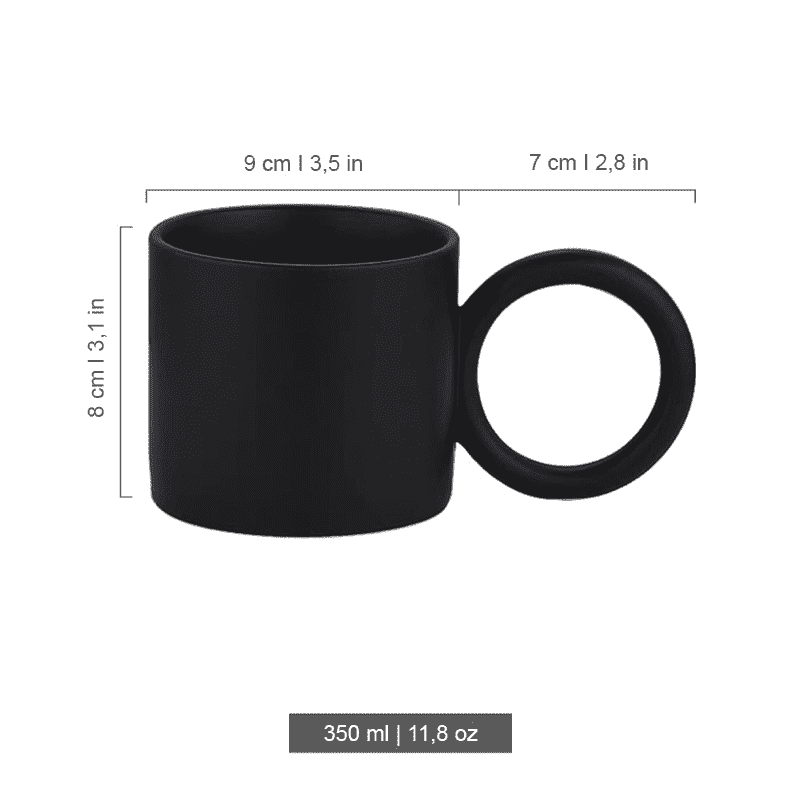 Genießen Sie Tee im modernen Keramikbecher mit Punkt-Design und bequemen Griff.