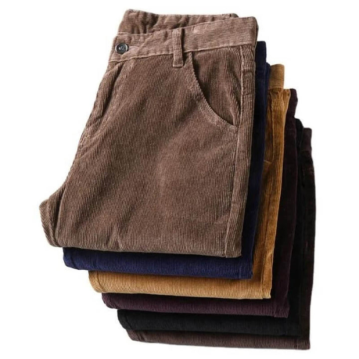 Modische Herren Ribcordhose Kenny, elegant und vielseitig, perfekt als Freizeithose oder Businesshose.