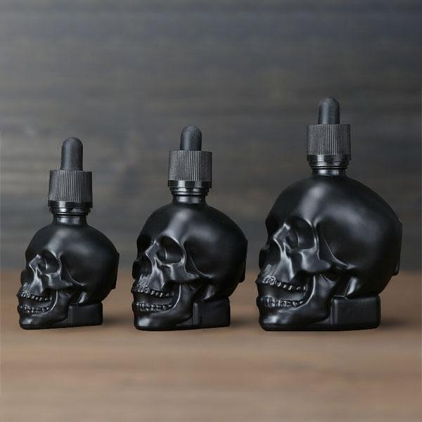 Gothic Totenkopf Pipettenflasche aus Klarglas, ideal für Halloween, Öle oder Kosmetik.