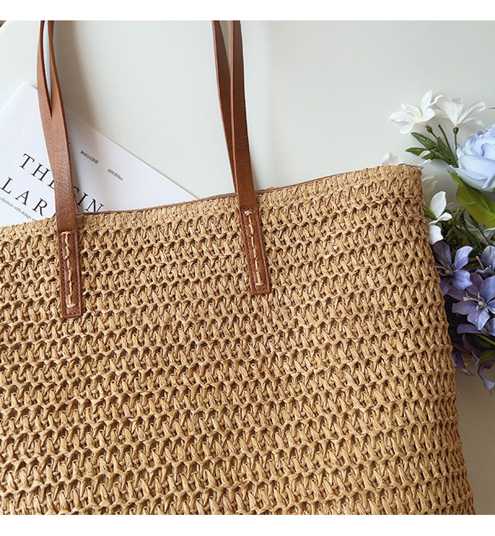 Handgeflochtene Korbtasche; ideal als vielseitige Strandtasche, Freizeit- und Reisetasche.
