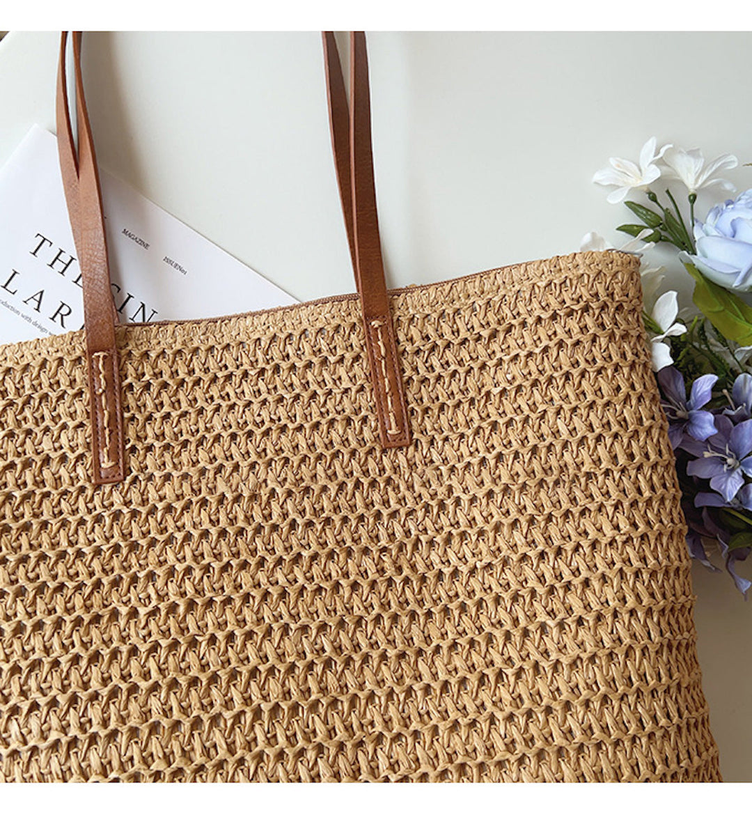 Handgeflochtene Korbtasche; ideal als vielseitige Strandtasche, Freizeit- und Reisetasche.