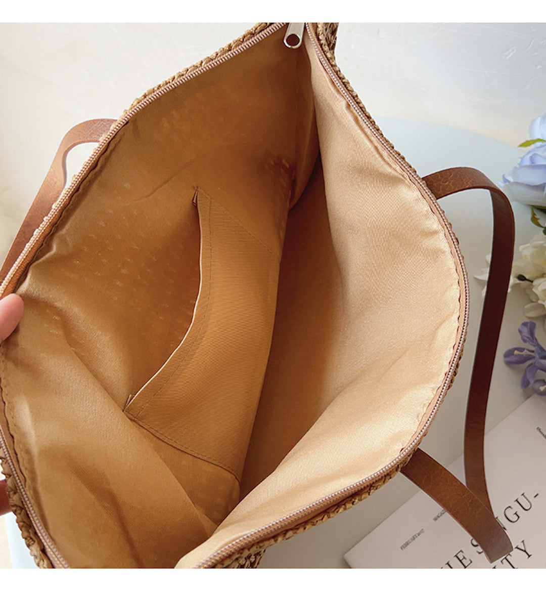Elegante Unisex Handtasche aus Korb, vielseitig nutzbar als Sommertasche für jeden Anlass.