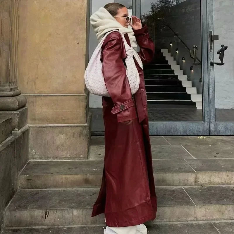 Stilvolle Viviette Damenjacke aus veganem Leder im Retro-Stil, elegant & modisch. Perfekte Oberbekleidung für Frauen.