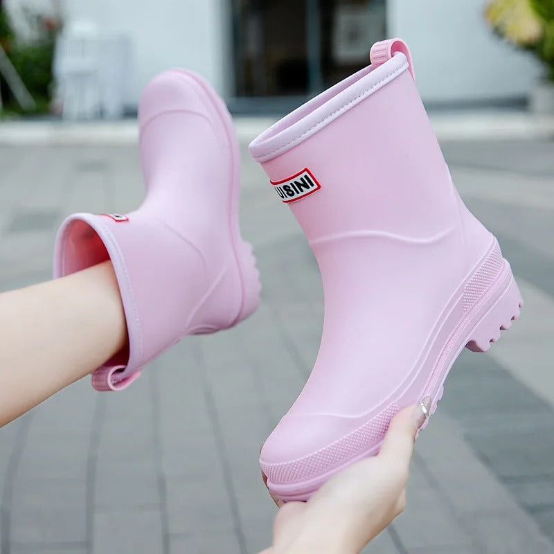 Detailansicht: Bequeme halbschaft Damen Gummistiefel mit rutschfester Sohle. Stilvoll & wetterfest.