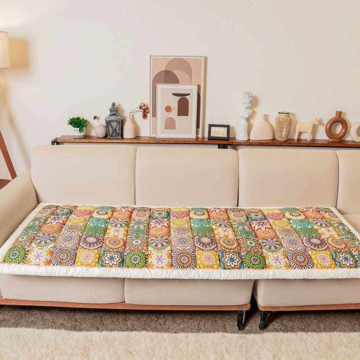 Robuster Möbelbezug aus Polypropylen-Baumwolle, Couchschutz & Wohnaccessoire.