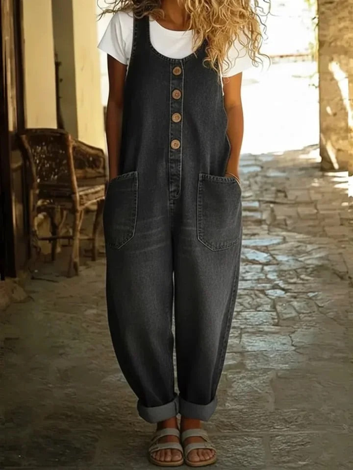 Eleganter Damen Jumpsuit mit durchgehender Knopfleiste, lässiger Einteiler für Casual Mode.