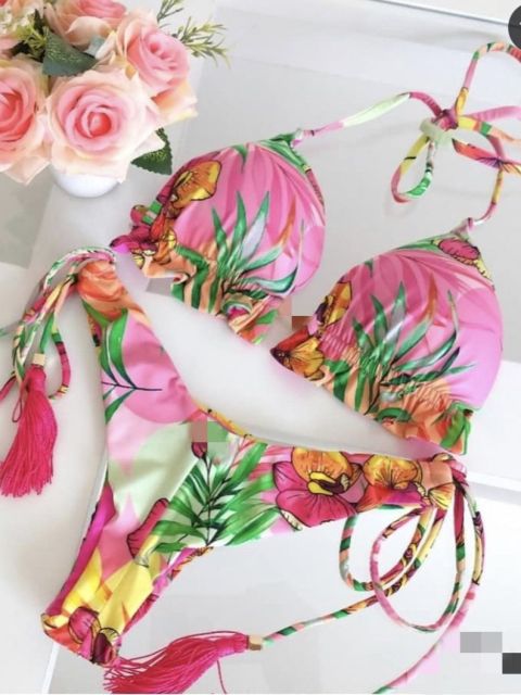 Stilvoller Damen Push-up Bikini, modische Strandmode für den perfekten Urlaub.