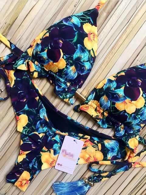 Komfortabler Push-up Bikini für Damen, perfekte Strandmode für entspannte Urlaubstage.