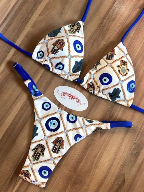 Modernes Damen Bikini-Set mit Push-up Effekt, ideal als Schwimmanzug für den Pool.