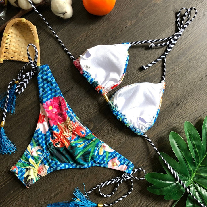 Stilvoller Damen Push-up Bikini, modischer Schwimmanzug für einen trendigen Auftritt.