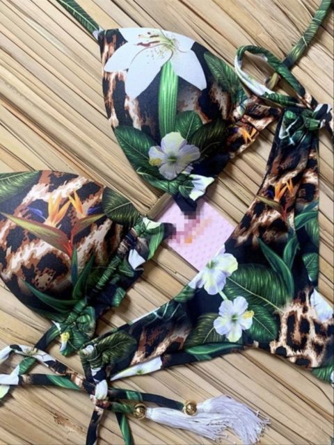 Komfortables Damen Bikini-Set mit Push-up, perfekte Strandmode für den Pool.