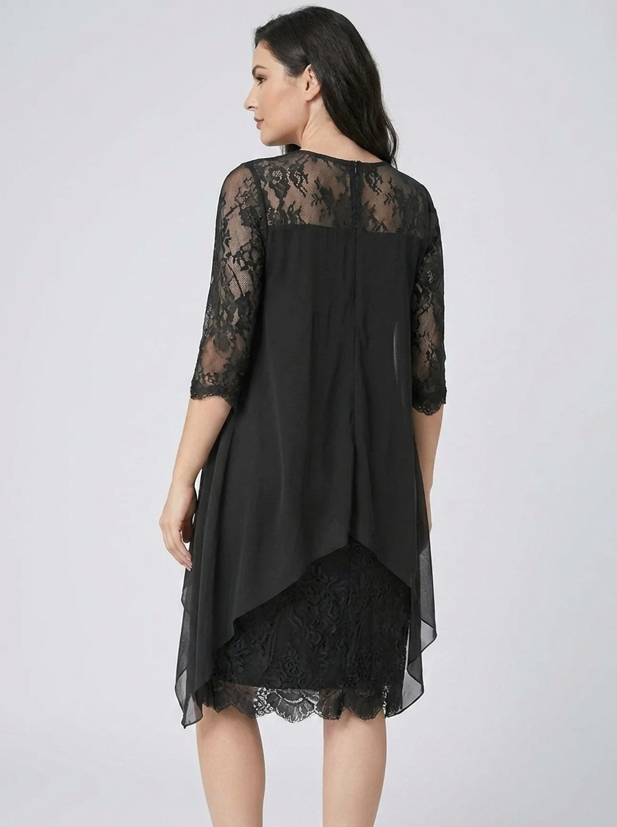Bequemes Damen Patchworkkleid mit Rundhals und Stickerei. Elegantes Minikleid, perfekt als stilvolles Freizeitkleid.