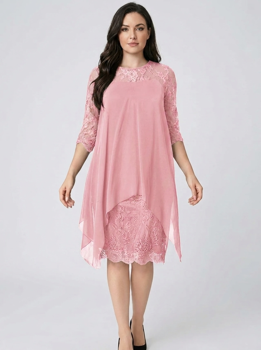 Modisches Damen Minikleid mit Rundhals und detailreicher Stickerei. Einzigartiges Patchworkkleid für den Sommer.