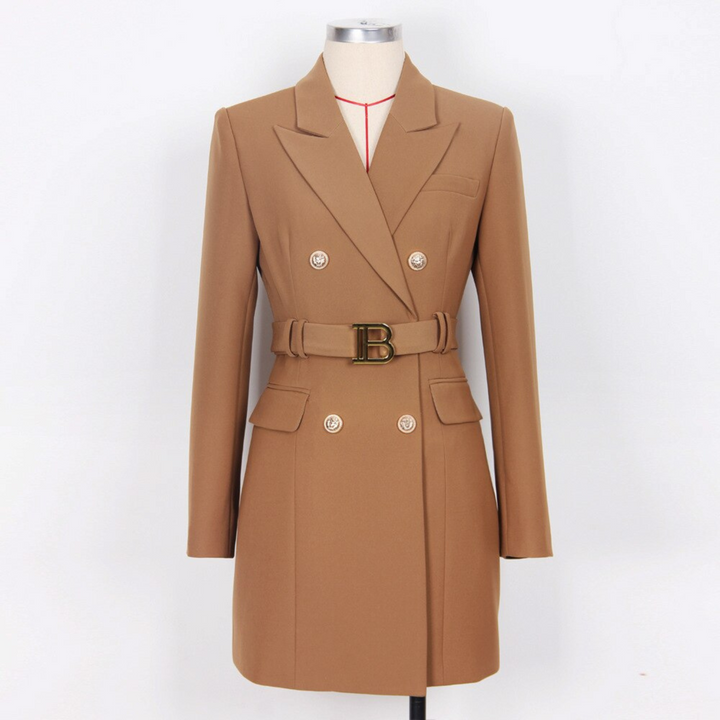 Elegantes Damenkleid 'Celeste' im Blazer-Stil, ein vielseitiges Outfit für den Tag und Abend.
