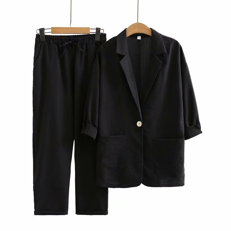 Hochwertiges Damen Outfit Set für den Sommer, bestehend aus Oberteil & Hose. Stilvoll & flexibel.
