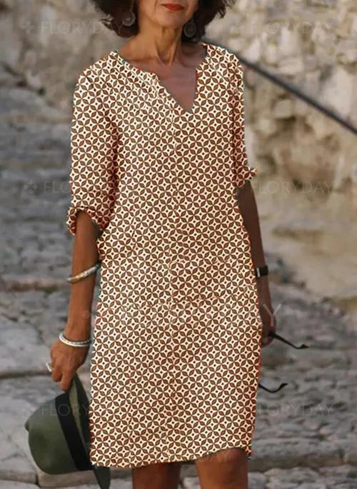Luftiges Damenkleid für den Sommer, bequem und stilvoll. Perfekt als Freizeitkleid oder Casual-Look.