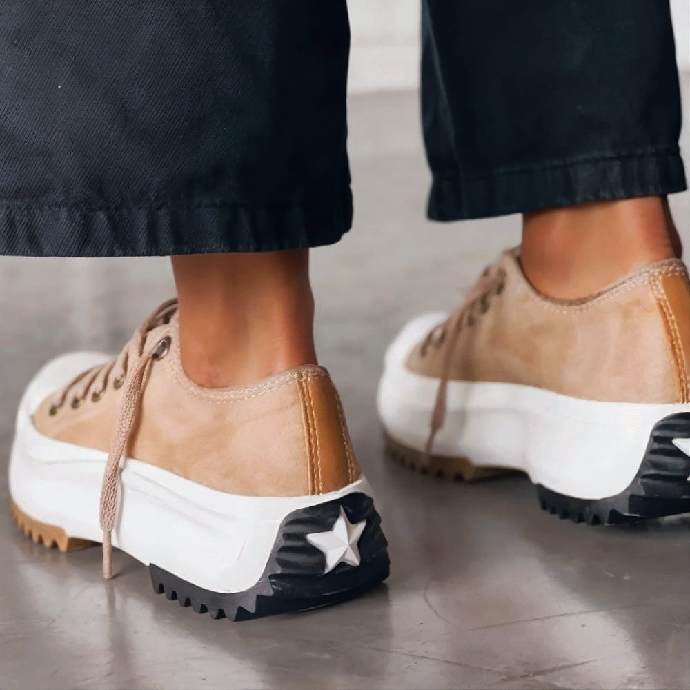Modischer Plateau-Schnürschuh "Ashley" für Damen mit bequemer Sohle und modernen Kontrast-Details. Trendiger Freizeitschuh.