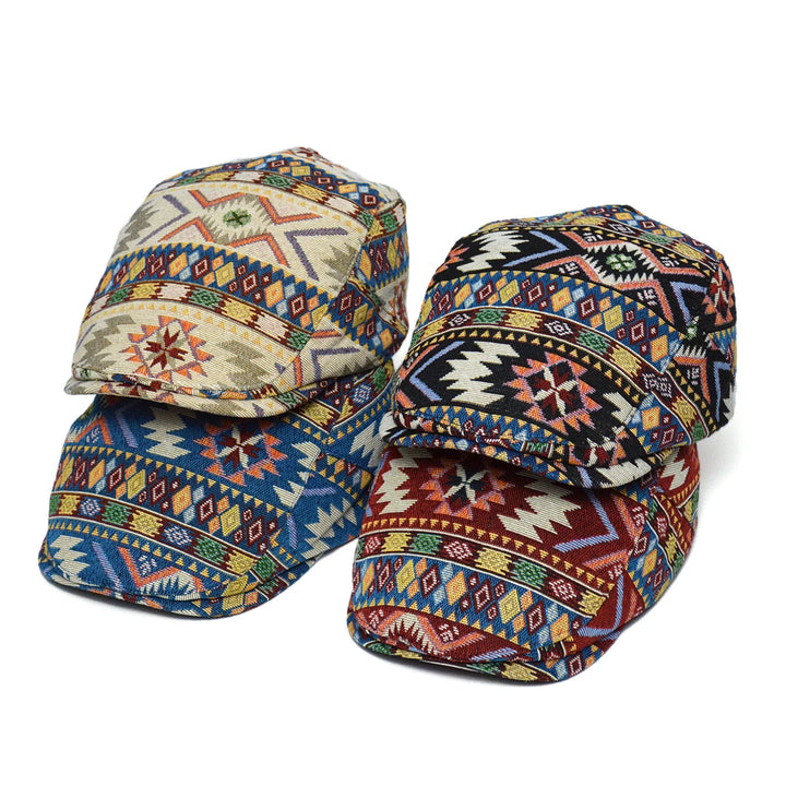 Stylische & vielseitige Herren Baskenmütze mit geometrischem Muster. Ein Must-have Accessoire für Männer.