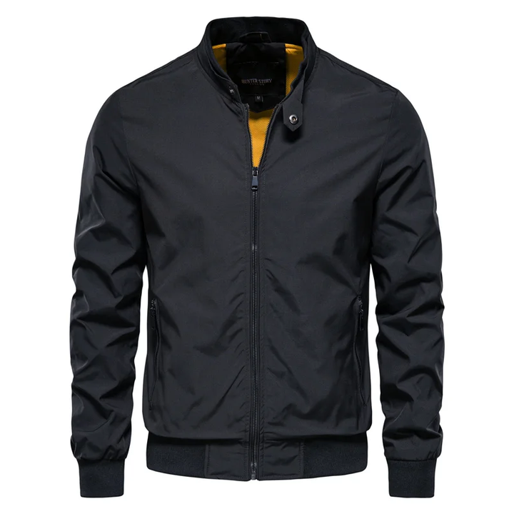 Stylische Herren Übergangsjacke für Frühling & Herbst. Leichte Bomberjacke, ideal für sportliche Freizeit-Looks.