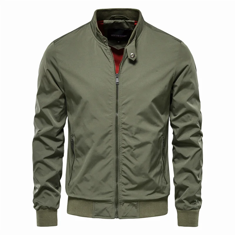 Vielseitige Herren Übergangsjacke, leicht & elegant. Perfekt für modebewusste Männer in Frühling & Herbst.