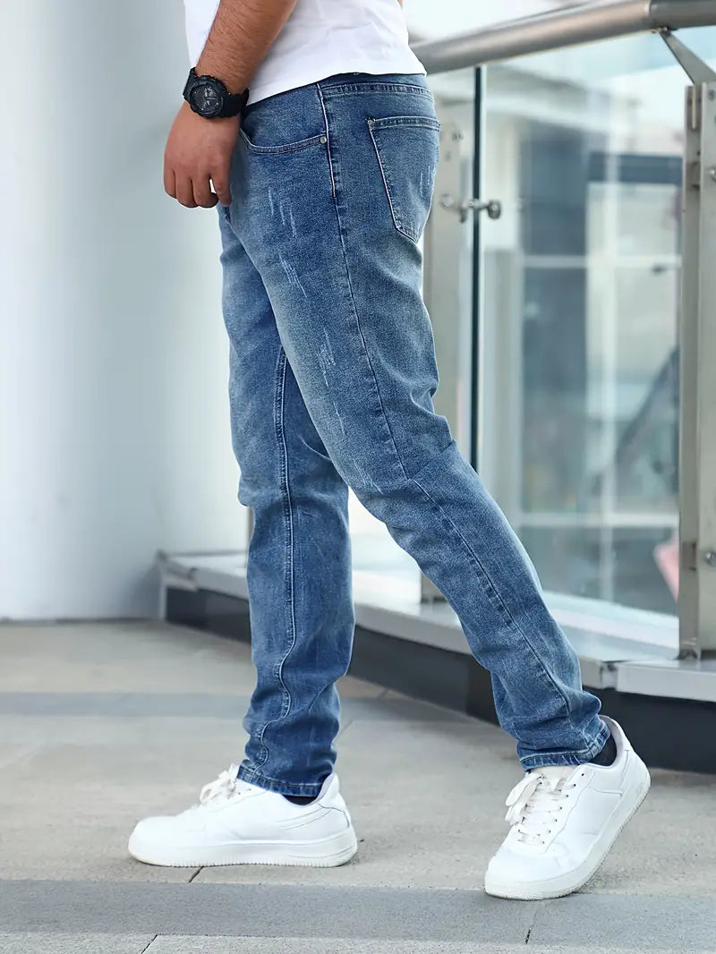 Stylische Herrenjeans Liam für Freizeit & Alltag. Moderne, bequeme Jeans für Männer in urbanem Stil.