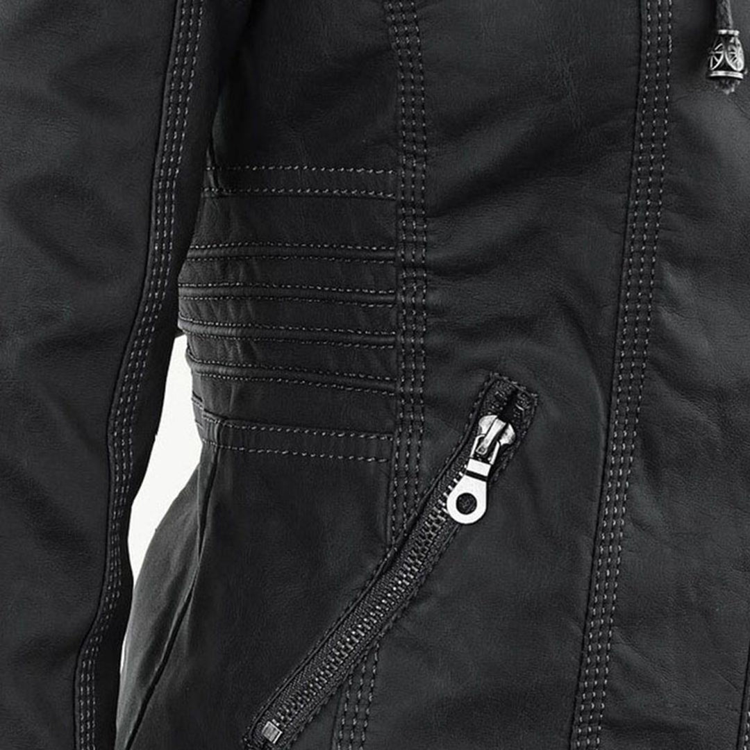 Robuste Damen Kapuzenjacke im Biker-Stil mit Reißverschluss, ein praktisches Fashion-Piece.