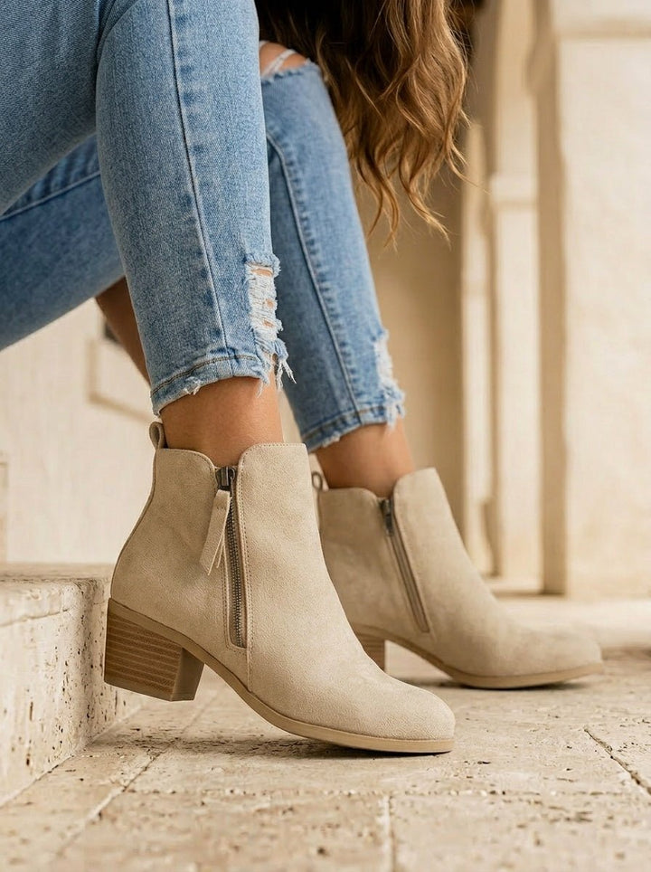 Damen Stiefeletten mit bequemem Blockabsatz & Reißverschluss für Herbst, Alltag & Business.