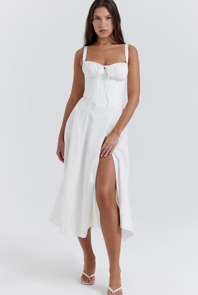Sommerliches Partykleid für Damen, taillenbetont, für einen glamourösen Auftritt.