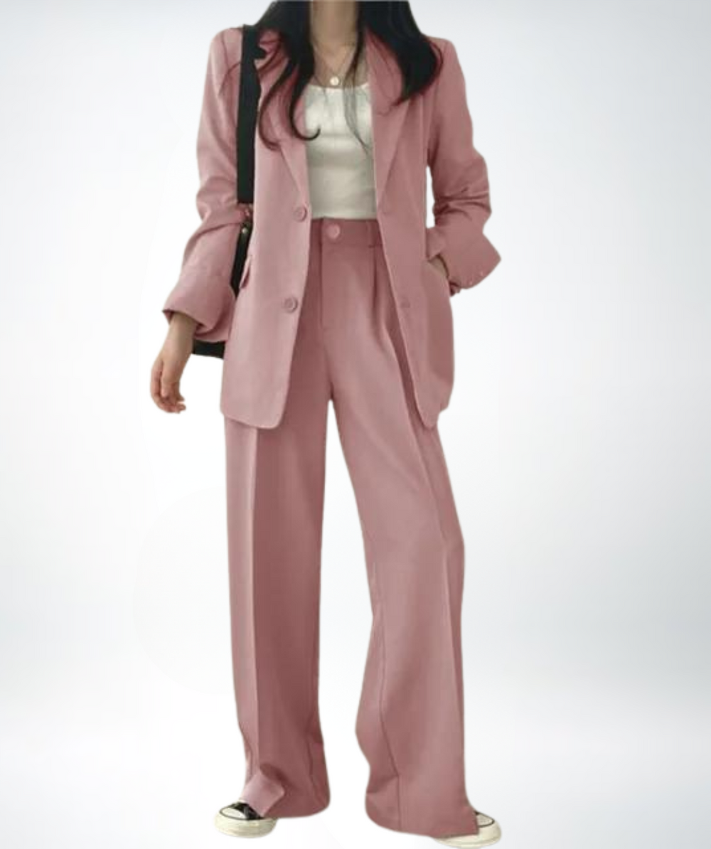 Eleganter Damen Blazer des Business Hosenanzugs Zoe. Tailliert geschnitten, ideal für formelle Bürokleidung.