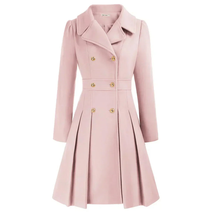 Modischer Damen Kurzmantel Leah, tailliert, zweireihig, vielseitig kombinierbar für Damenmode.