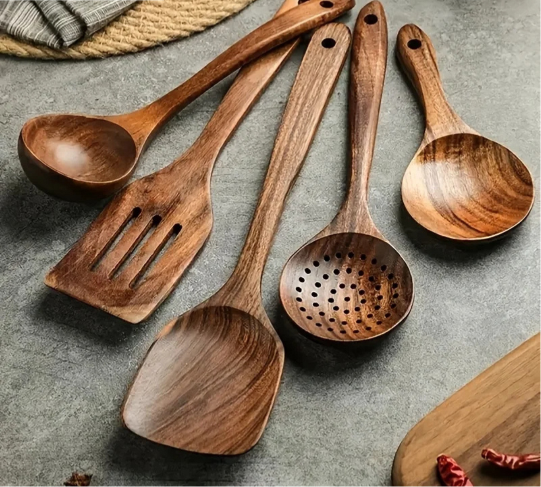 Teakholz Küchenhelfer Set; langlebige Kochlöffel & Spatel aus Holz, schonend für Kochgeschirr.