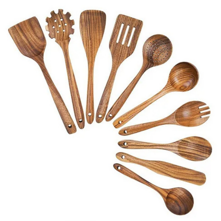 Stilvolles Teakholz Küchenutensilien Set; ästhetische & funktionale Helfer für moderne Küchen.