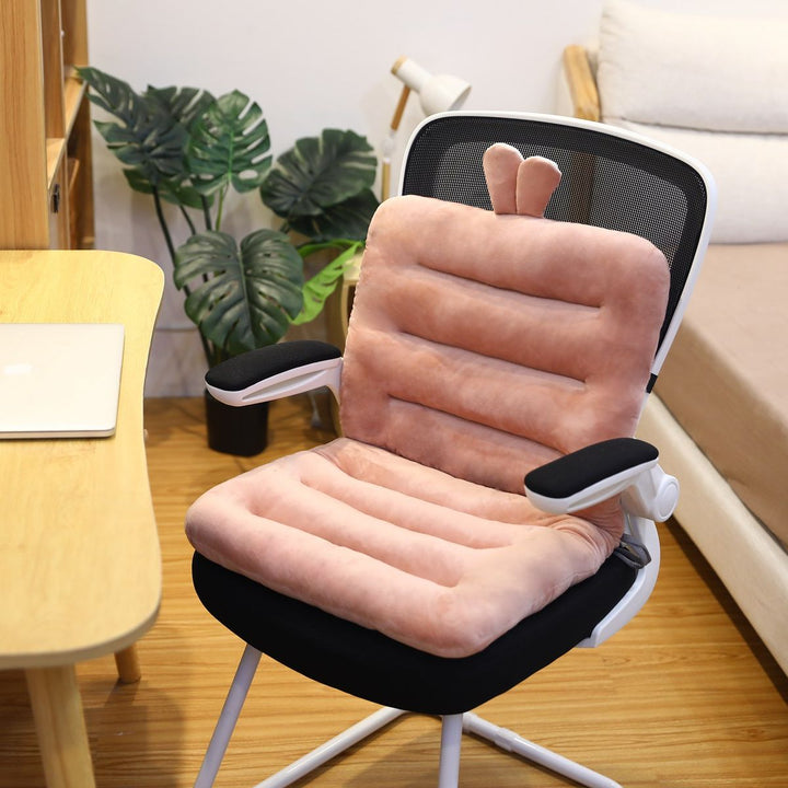 Weiches, therapeutisches Sitzkissen für Wärme und Komfort bei chronischen Rücken- oder Gesäßschmerzen.