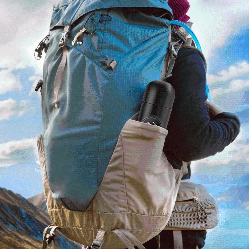 Einfache tragbare Espressomaschine für schnellen Kaffee unterwegs. Ideal für Reisen, Outdoor-Abenteuer und Camping. Manuell & mobil.
