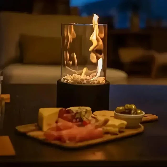 Stilvolle Gartenlaterne & Tischfeuer für herbstliches Ambiente. Verbessert jede Terrasse & jeden Raum.